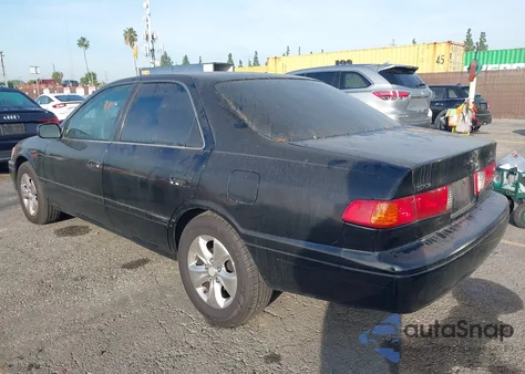 2001 Toyota Camry Le z USA, uszkodzony, nr VIN JT2BG22K410586565